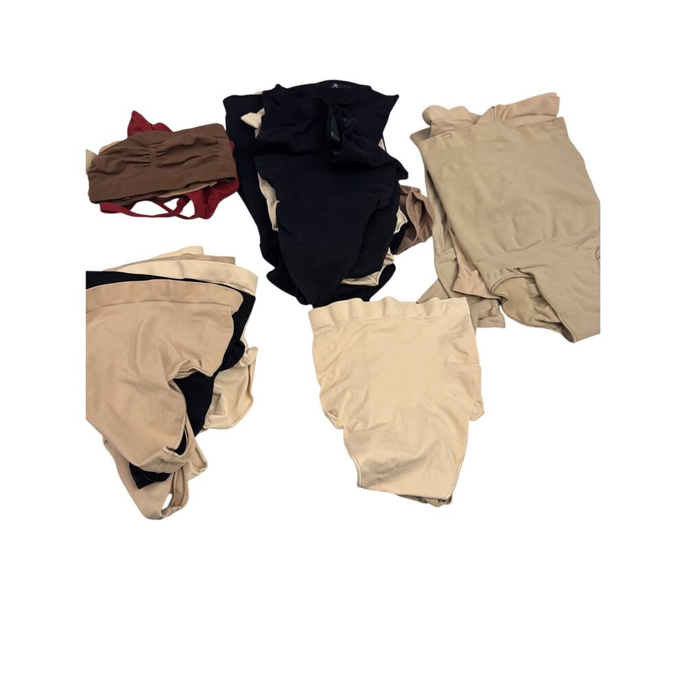 SKIMS 45 piece Reseller Box - Picture 3 of 5